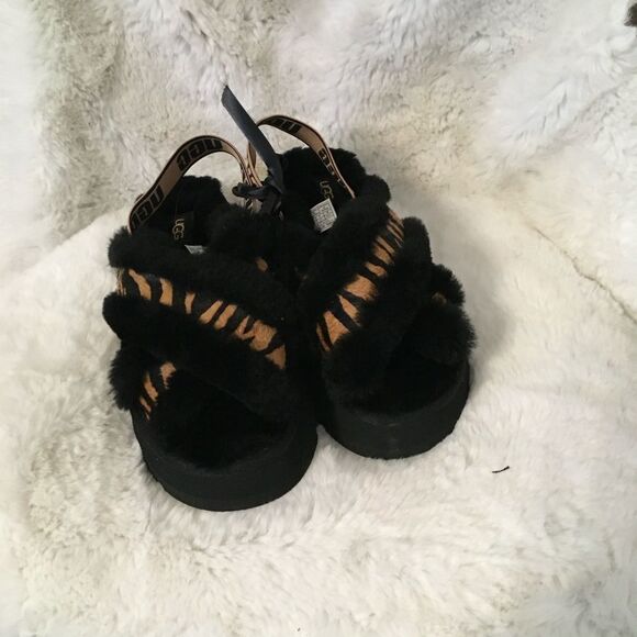 NEW Ugg Women’s Disco Cross Slide Tiger Print Sandals Size 6 - Picture 4 of 14